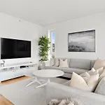 Apartment Beautiful With Seaview Tromso